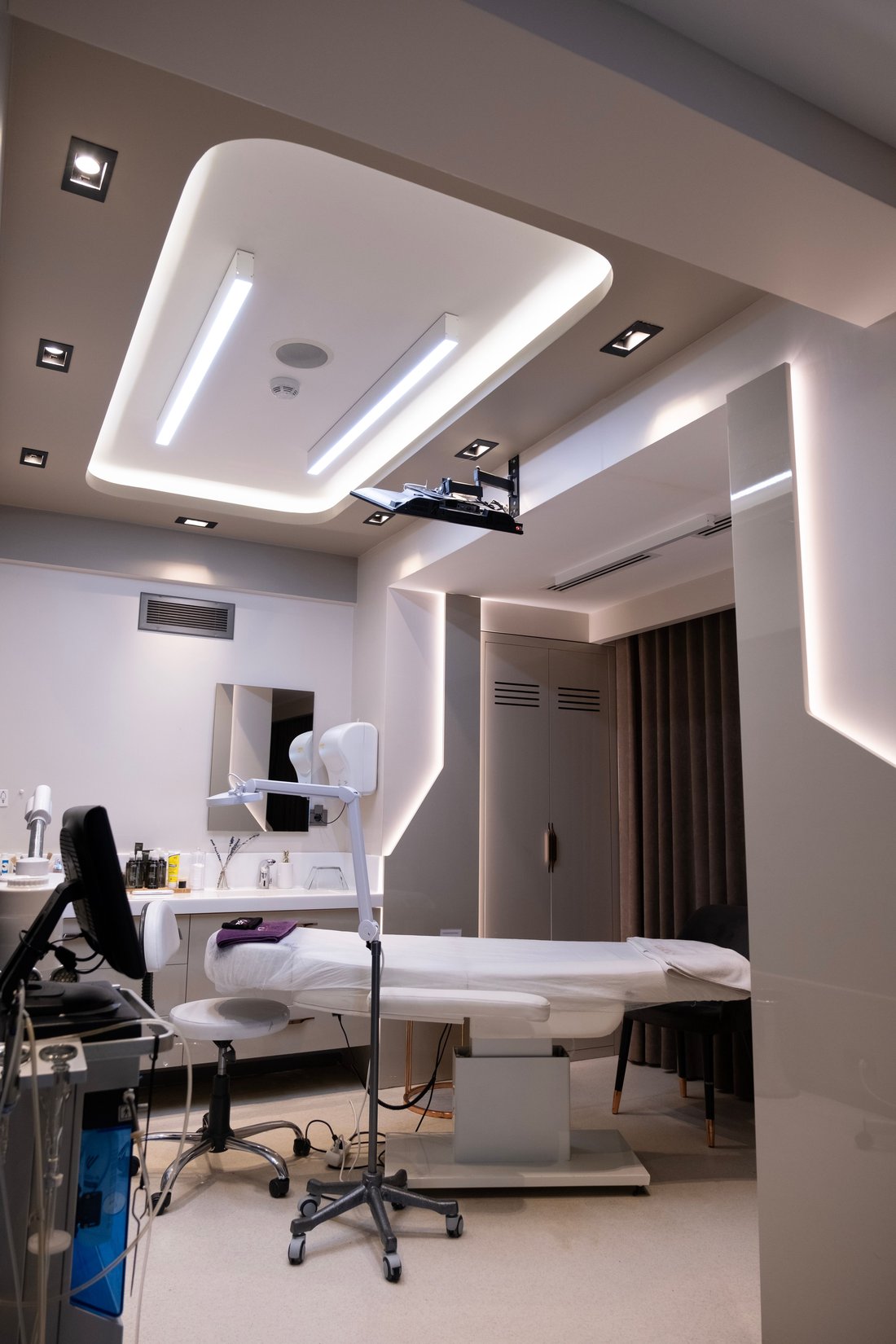 An immaculate private clinic